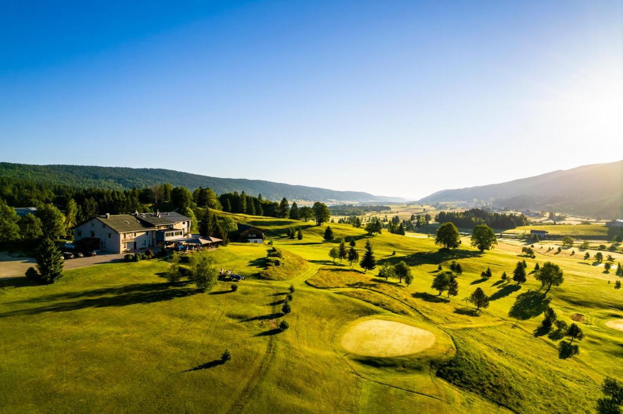 Отель Domaine Du Mont-Saint-Jean Ле-Русс Экстерьер фото